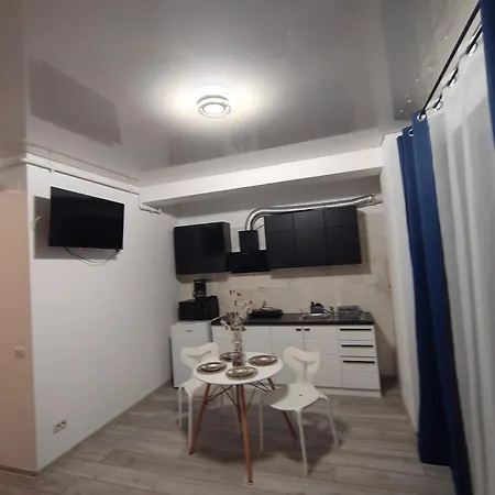 アパート Ella By Complex Almar Luxury ナボダリ